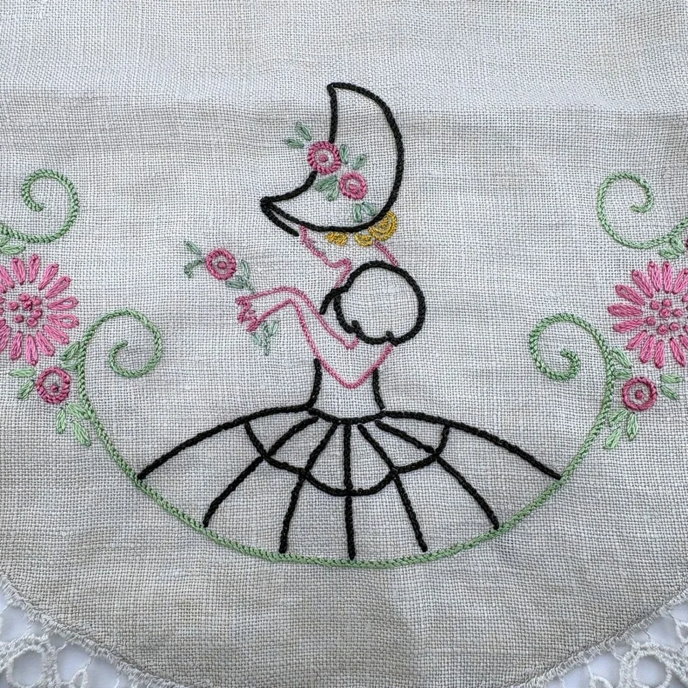 Vintage Hand Embroidered Linen Doily Set Crinoline Lady Southern Belle 3pc